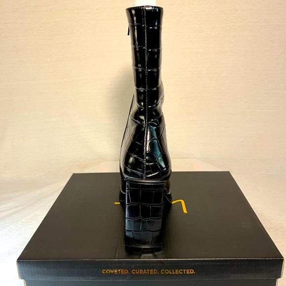 🔥Lulus - Black Crocodile Platform Boots🔥 - Picture 2 of 4